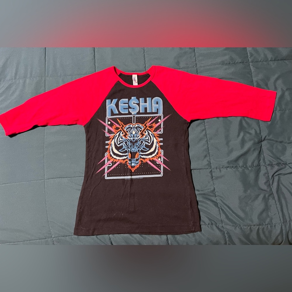 Kesha tshirt.